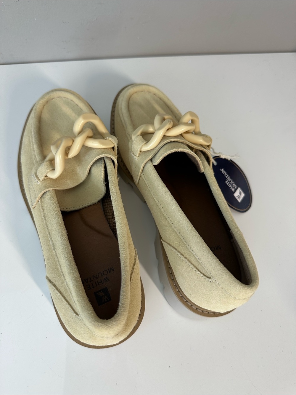 White Mountain Goodie Loafer Size 6.5 Buttercream Suede Butter Yellow - Picture 8 of 15